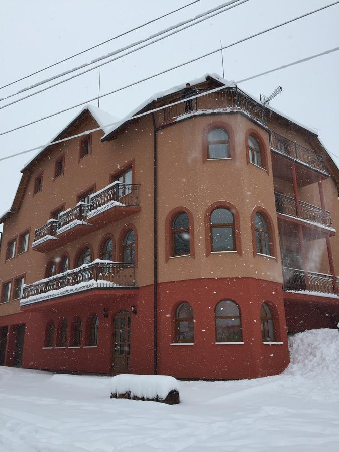 Franc Yasinia Exterior foto
