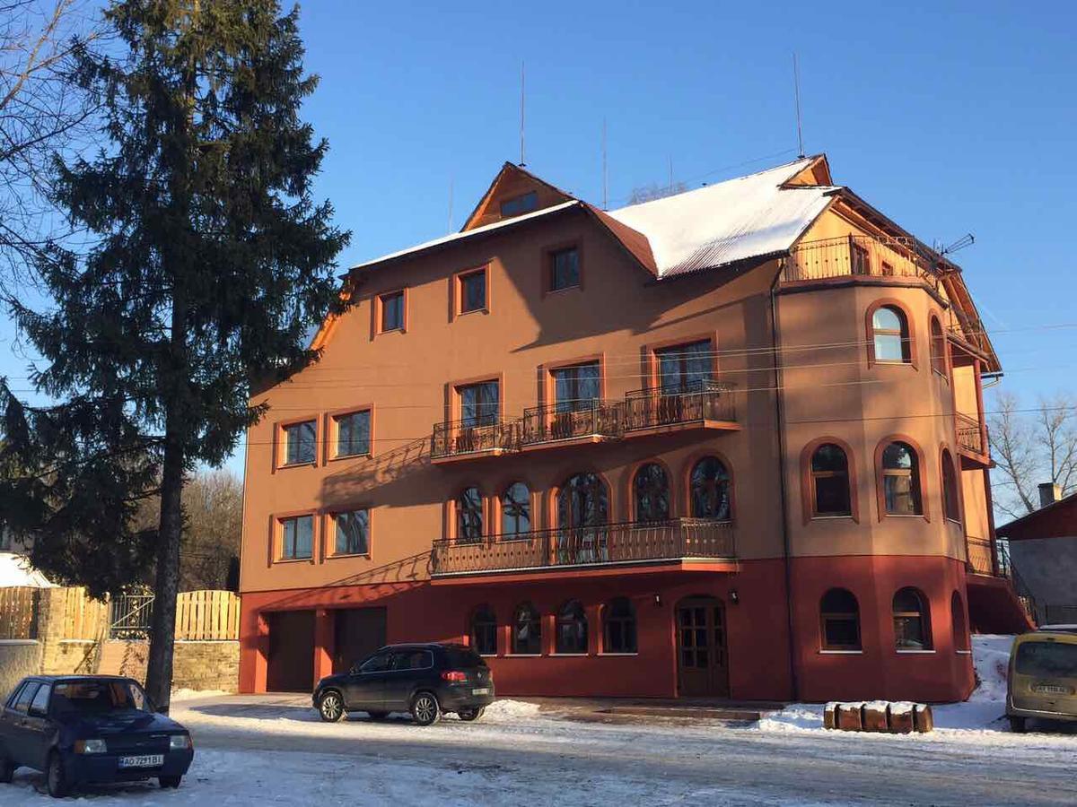Franc Yasinia Exterior foto